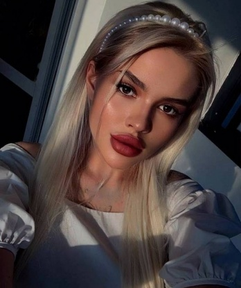 😘 Живу в сердце Москвы и готова показать тебе горячую сторону этого великолепного города. 💋
Мои услуги покорят тебя с первого взгляда. Я мастерски владею искусством эротического массажа, мои руки принесут тебе незабываемое блаженство. 🙌 У меня есть шикарная коллекция соблазнительного белья, которая подчеркнет все твои сокровенные желания. 👙
Мое обаяние и игривый характер не оставят тебя равнодушным. Со мной ты сможешь расслабиться, забыть о проблемах и погрузиться в безумный мир наслаждения. 🌟 Я открыта для экспериментов и новых открытий, готова исполнить все, о чем ты только мечтал. 💫
Отзывы моих довольных клиентов говорят сами за себя, их слова проникают в сердце, подогревая страсть и желание. 🔥 Мои фото не оставят сомнений в моей уникальной красоте и сексуальности. Встреча со мной станет твоим лучшим приключением в Москве! 💥
Не медли, милый, и позвони мне прямо сейчас. Я готова погрузить тебя в мир удовольствия и сделать нашу встречу незабываемой. 😈 Жду тебя, чтобы исполнить все твои самые горячие фантазии! 💕 Анастасия
